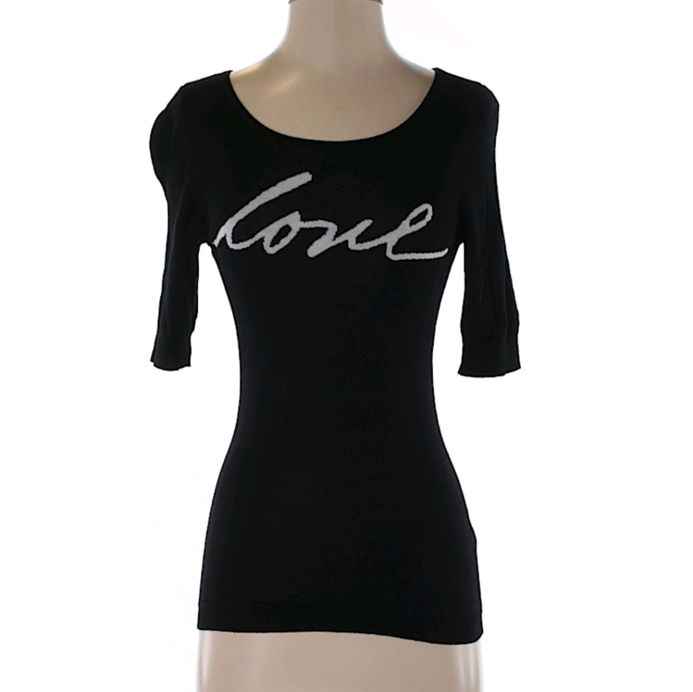 Small 3/4 sleeve top
